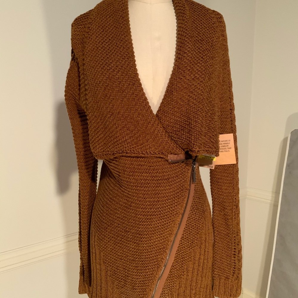 Sweater - Picture 2 of 3